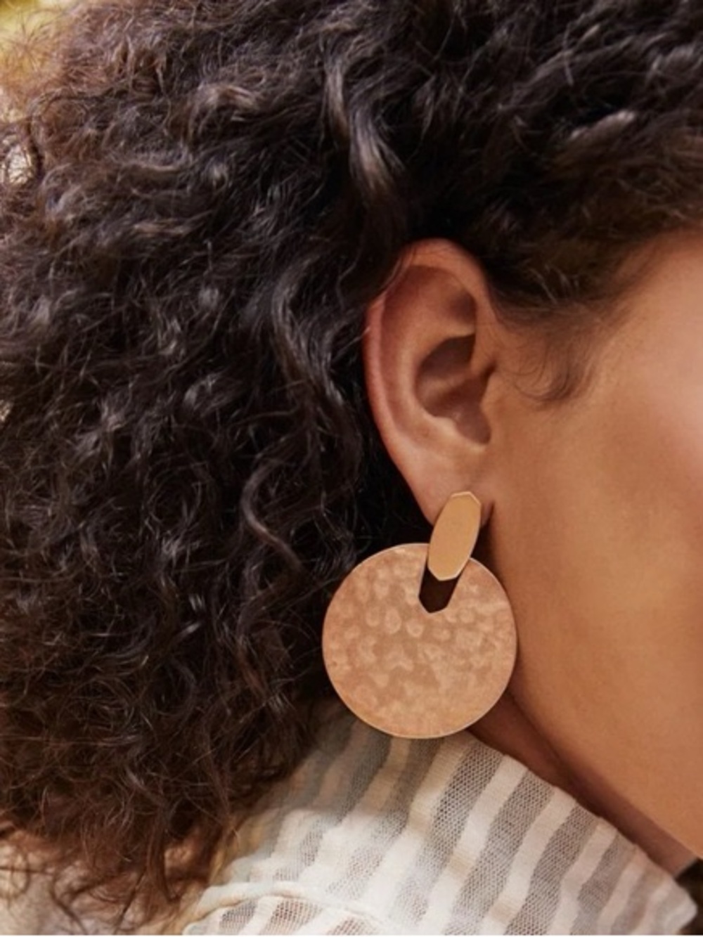 Kendra Scott Hammered Rose Gold Disc Drop Earrings | Geometric Statement Posts - Picture 2 of 3